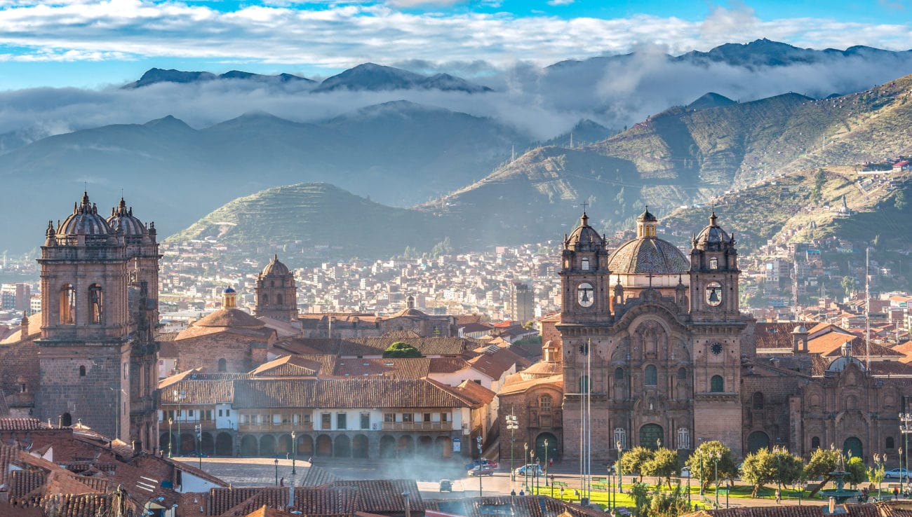 Peru_Galleria_PlazaDeArmas_Cuzco-1300x738-min