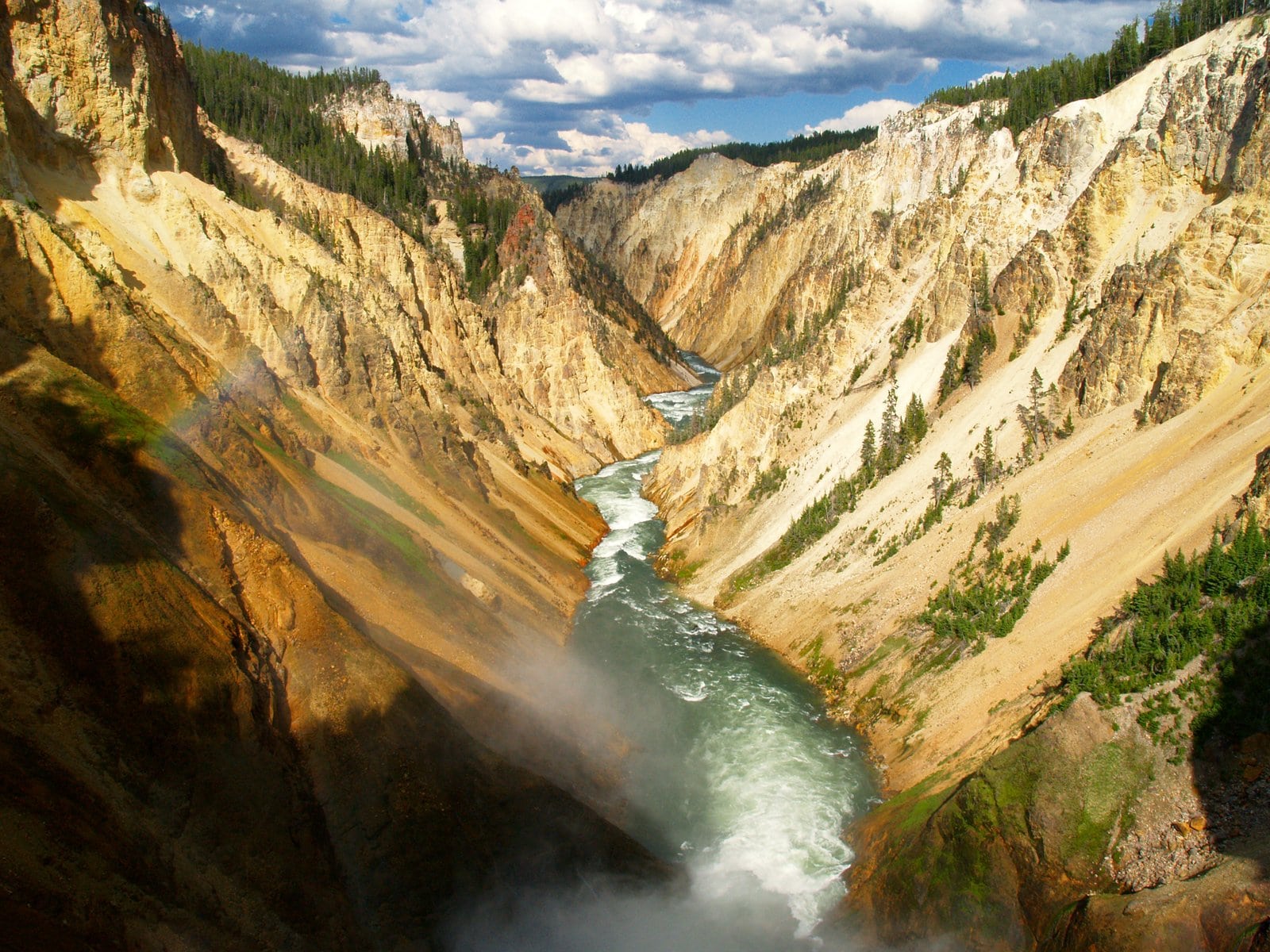 yellowstone-river-1361768-min